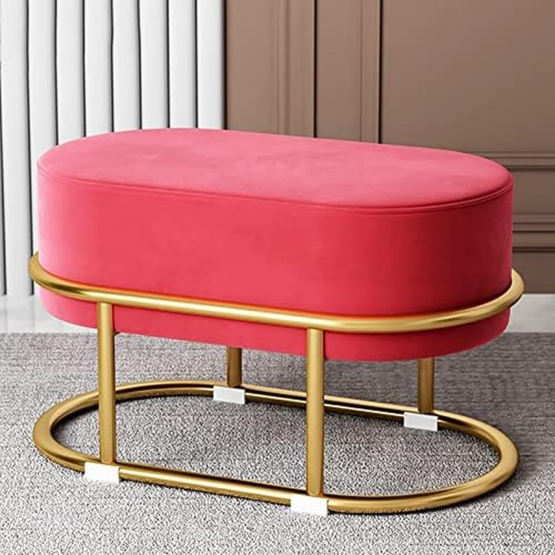 Arredo per soggiorno oro con poggiapiedi rivestimento in velluto